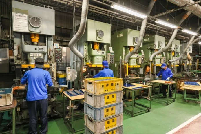 単発110tプレス機